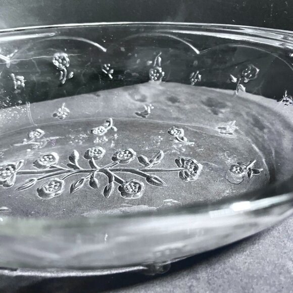 1960s Anchor Hocking Savannah Oval 2qt. Casserole Dish Floral Embossed Design - Picture 2 of 8